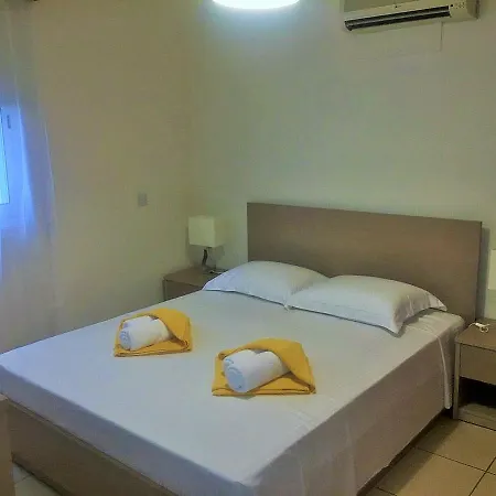 105 Sunrise Beach Court Lárnaka
